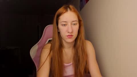 Snapshot of adellqueen chatting on 14, 12, 2025 Adell online show from 14, 12, 2025