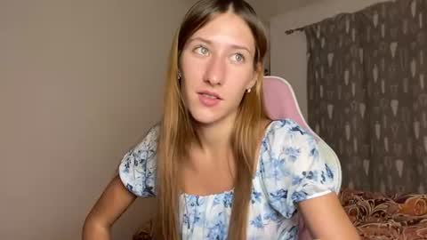 Snapshot of adellqueen chatting on 1, 7, 2026 Adell online show from 1, 7, 2026