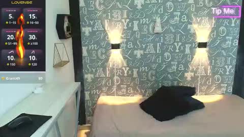 ADONIS online show from 5, 11, 2025