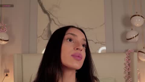 adoracortes online show from 19, 11, 2025