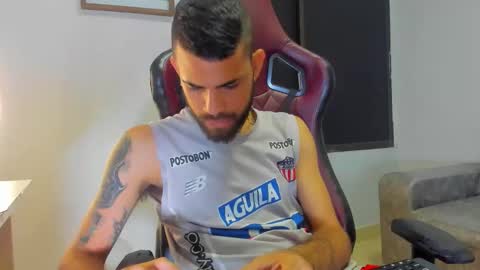 adri_sexboy229 online show from 18, 9, 2025