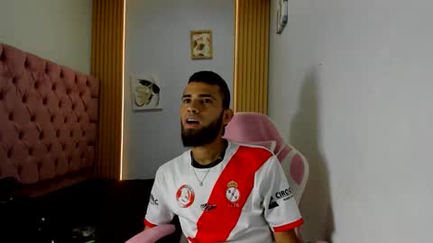 adri_sexboy229 online show from 5, 10, 2025