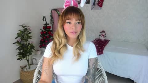 Snapshot of adria_ross chatting on 20, 12, 2025 Adriana online show from 20, 12, 2025