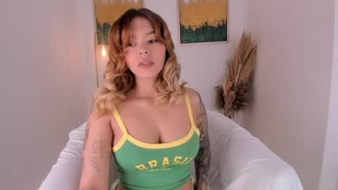 Snapshot of adria_ross chatting on 24, 6, 2026 Adriana online show from 24, 6, 2026
