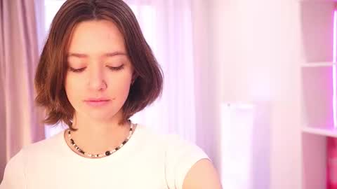 Snapshot of adrianamccarns chatting on 27, 10, 2025 Eva online show from 27, 10, 2025