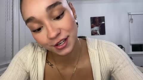 Snapshot of adriannarodriguez chatting on 8, 2, 2025 Adrianna  online show from 8, 2, 2025