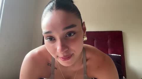 Snapshot of adriannarodriguez chatting on 28, 2, 2025 Adrianna  online show from 28, 2, 2025