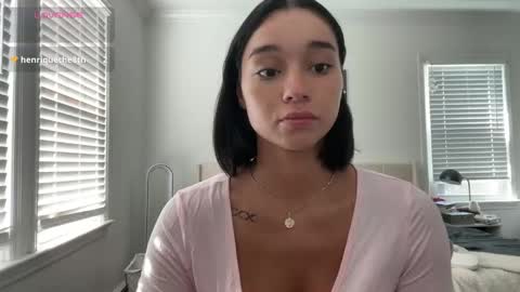 Snapshot of adriannarodriguez chatting on 6, 10, 2025 Adrianna  online show from 6, 10, 2025