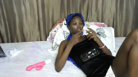africana_slimqueen online show from 13, 4, 2026