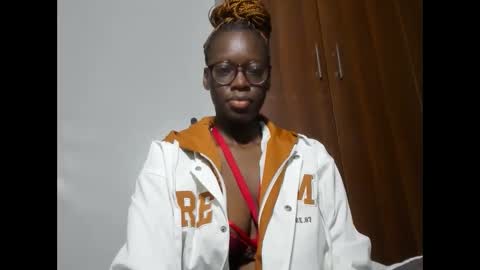 Leah online show from 18, 2, 2025