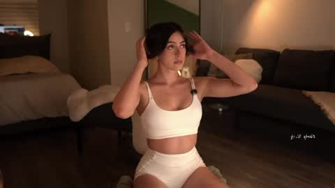 Snapshot of afrodita__25 chatting on 9, 6, 2026 Emma online show from 9, 6, 2026