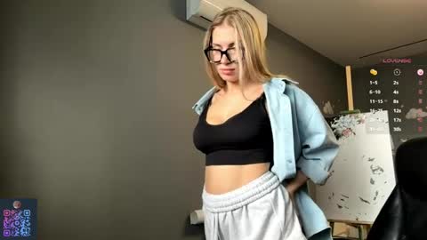 Mila -call me cute online show from 6, 6, 2026