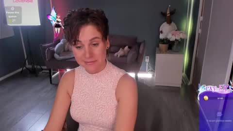 Agata Kriste online show from 4, 3, 2025