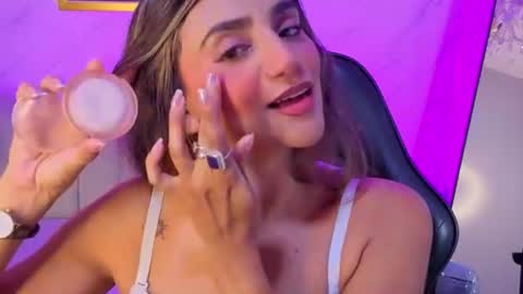 Snapshot of agatha_brooks_t chatting on 25, 6, 2026 AGATHA online show from 25, 6, 2026