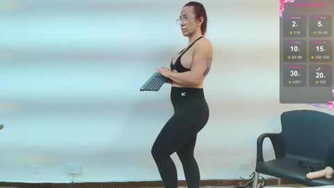 Snapshot of agatha_fit chatting on 18, 12, 2025 AGATHA online show from 18, 12, 2025