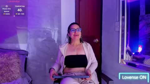 Snapshot of agatha_pleasure chatting on 2, 10, 2025 agatha_pleasure online show from 2, 10, 2025