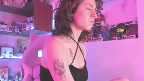 Snapshot of agathaa_ks_ chatting on 6, 1, 2025 Camila     2 online show from 6, 1, 2025