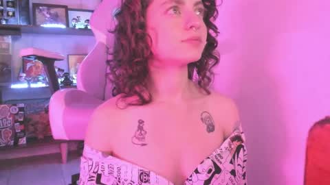 Snapshot of agathaa_ks_ chatting on 9, 1, 2025 Camila     2 online show from 9, 1, 2025