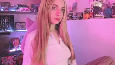 Snapshot of agathaa_ks_ chatting on 14, 1, 2025 Camila     2 online show from 14, 1, 2025