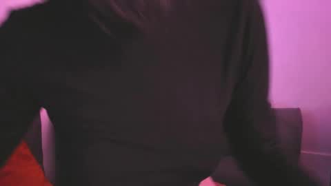 Snapshot of agathaa_ks_ chatting on 1, 2, 2025 Camila     2 online show from 1, 2, 2025