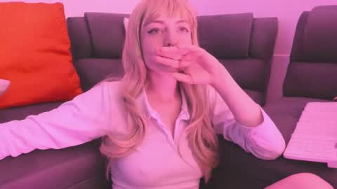 Snapshot of agathaa_ks_ chatting on 16, 2, 2025 Camila     2 online show from 16, 2, 2025