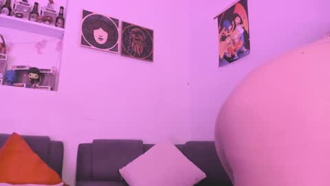 Snapshot of agathaa_ks_ chatting on 21, 2, 2025 Camila     2 online show from 21, 2, 2025