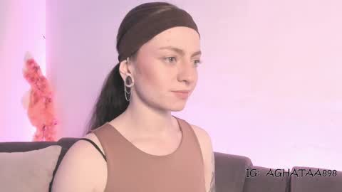 Snapshot of agathaa_ks_ chatting on 24, 9, 2025 Camila     2 online show from 24, 9, 2025