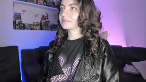 Snapshot of agathaa_ks_ chatting on 17, 7, 2026 Camila 2 online show from 17, 7, 2026
