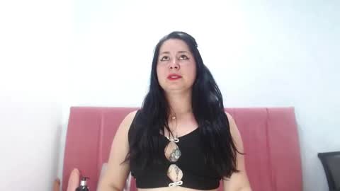 agathacorlincm101 online show from 9, 11, 2025