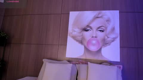    online show from 28, 11, 2025