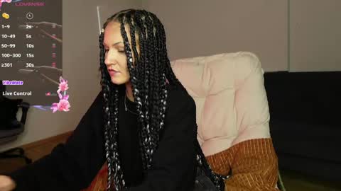 Agelina Lilly Laura online show from 9, 5, 2026