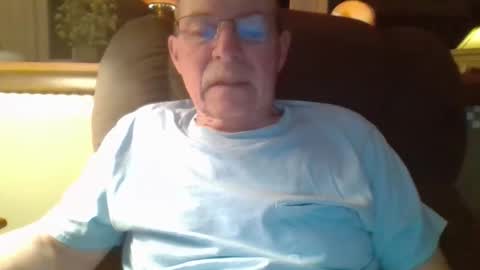 aguynrkfrd online show from 17, 4, 2026