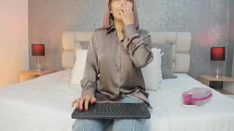 Ahmara  online show from 8, 11, 2025