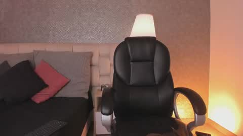 Ahmara  online show from 11, 4, 2026