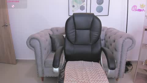 AIDA ADAMS online show from 4, 4, 2026