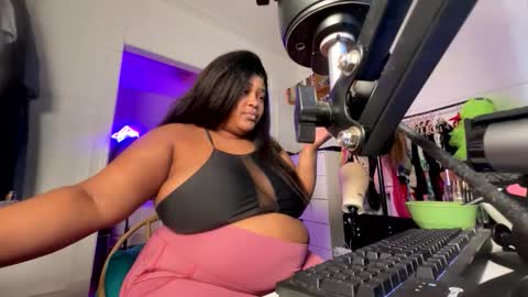Snapshot of aiichou chatting on 5, 1, 2026 Montrals best BBW online show from 5, 1, 2026