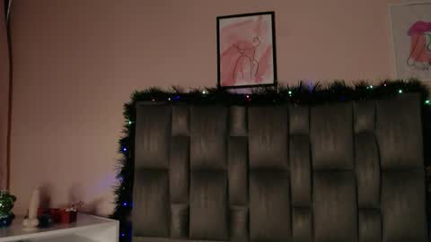 Snapshot of aiilynn_1 chatting on 18, 12, 2025 Ailyn online show from 18, 12, 2025