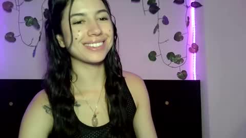 Snapshot of aine_ileana chatting on 18, 12, 2024 J online show from 18, 12, 2024