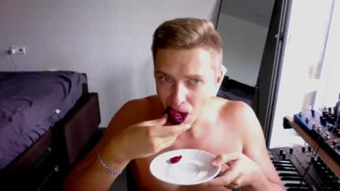free your mind and your ass will follow online show from 21, 7, 2026
