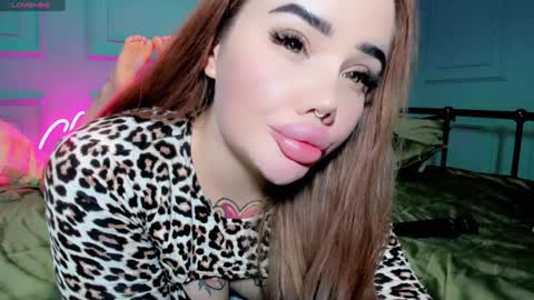 Snapshot of aira_vi chatting on 25, 12, 2024 Aira online show from 25, 12, 2024