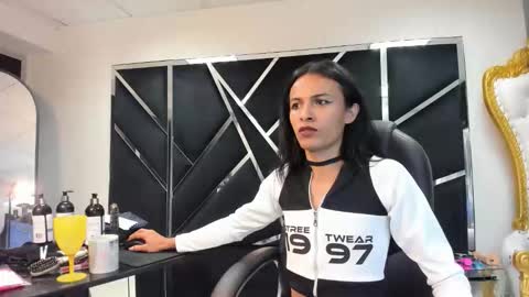 Aisha online show from 10, 11, 2025