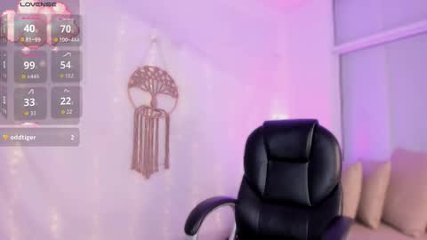 Snapshot of aisha_sakina chatting on 2, 10, 2025 aisha online show from 2, 10, 2025