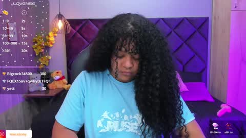 Snapshot of aisha_violet chatting on 3, 12, 2024 Aisha Violet online show from 3, 12, 2024