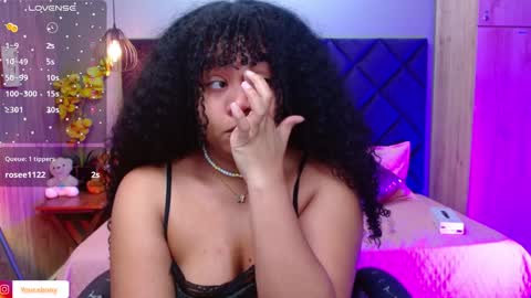 Snapshot of aisha_violet chatting on 19, 12, 2024 Aisha Violet online show from 19, 12, 2024