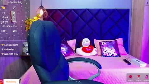 Snapshot of aisha_violet chatting on 12, 1, 2025 Aisha Violet online show from 12, 1, 2025