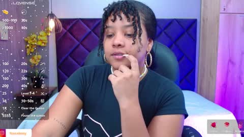 Snapshot of aisha_violet chatting on 22, 1, 2025 Aisha Violet online show from 22, 1, 2025