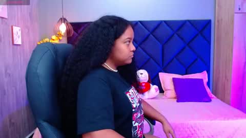 Snapshot of aisha_violet chatting on 9, 3, 2025 Aisha Violet online show from 9, 3, 2025