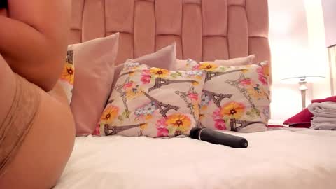 aisha  online show from 11, 1, 2026