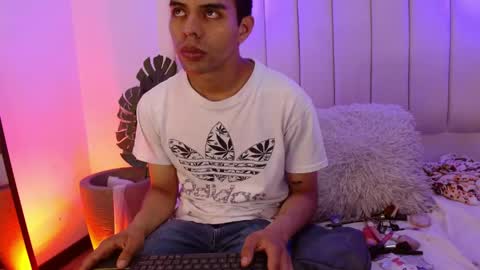 Snapshot of aji_golds chatting on 19, 5, 2026 aji_golds online show from 19, 5, 2026