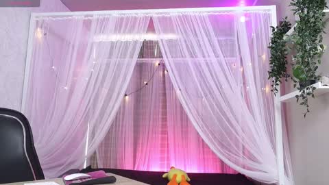 Snapshot of akame_s chatting on 13, 10, 2025             online show from 13, 10, 2025